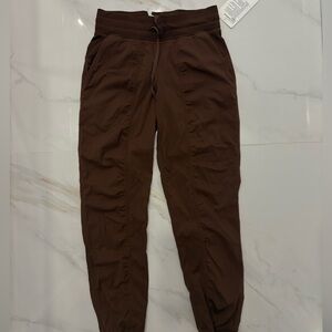 ( Brand new) Lululemon Dance Studio Jogger
